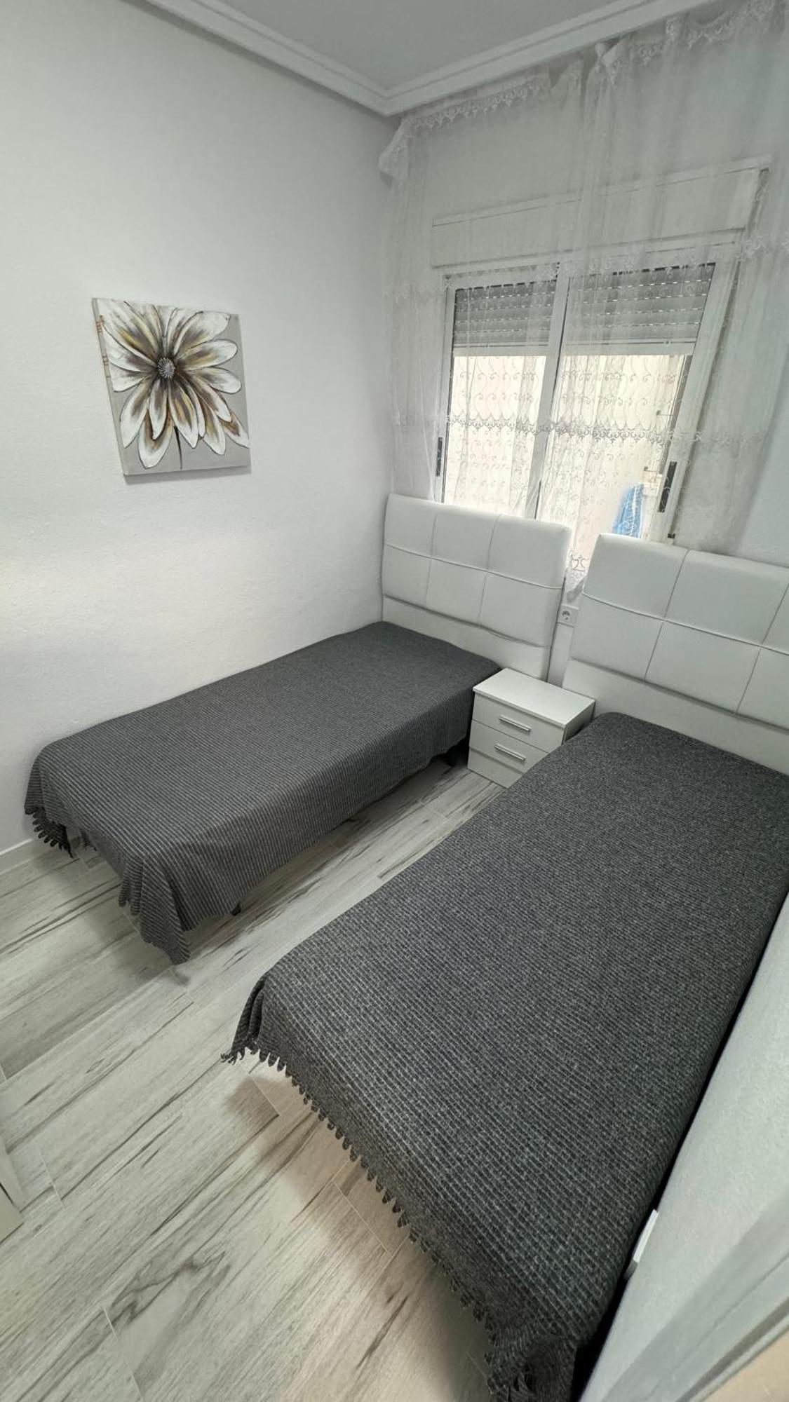 Playa Del Cura With 2 Bedrooms Apartment *